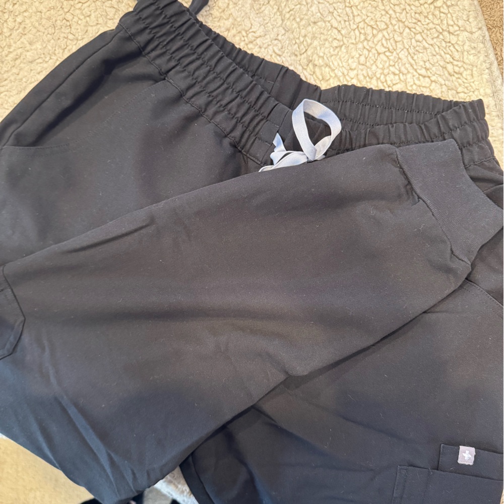 Figs High Waisted Uman Jogger Scrub Pants, size M petite